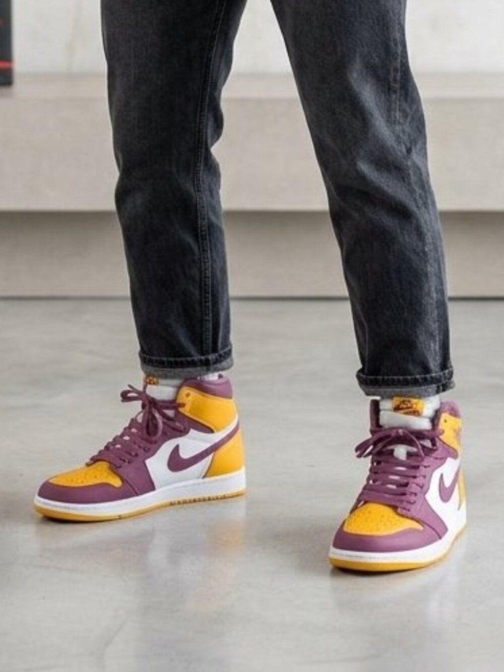 Jordan 1 Retro High OG Brotherhood - Men's 9.5 / Women’s - 555088-706